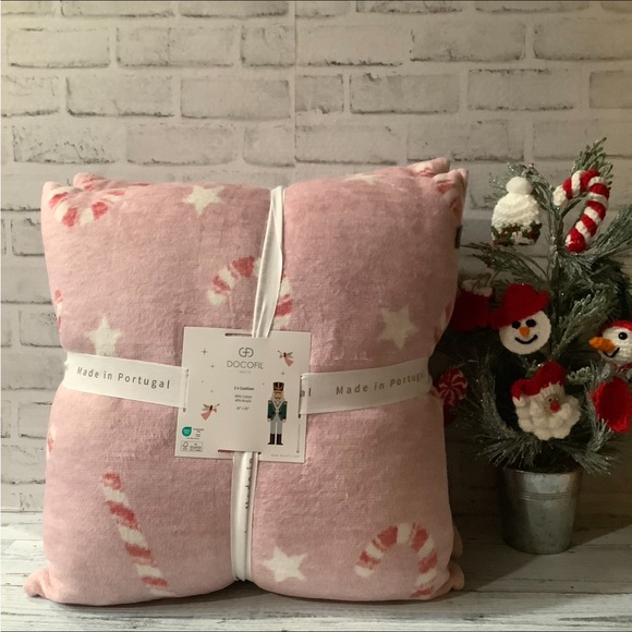 Docofil 20×20 2pk Pink Candy Cane Pillows - Picture 2 of 7